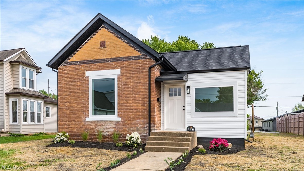 182 High Street Roseville OH 43777