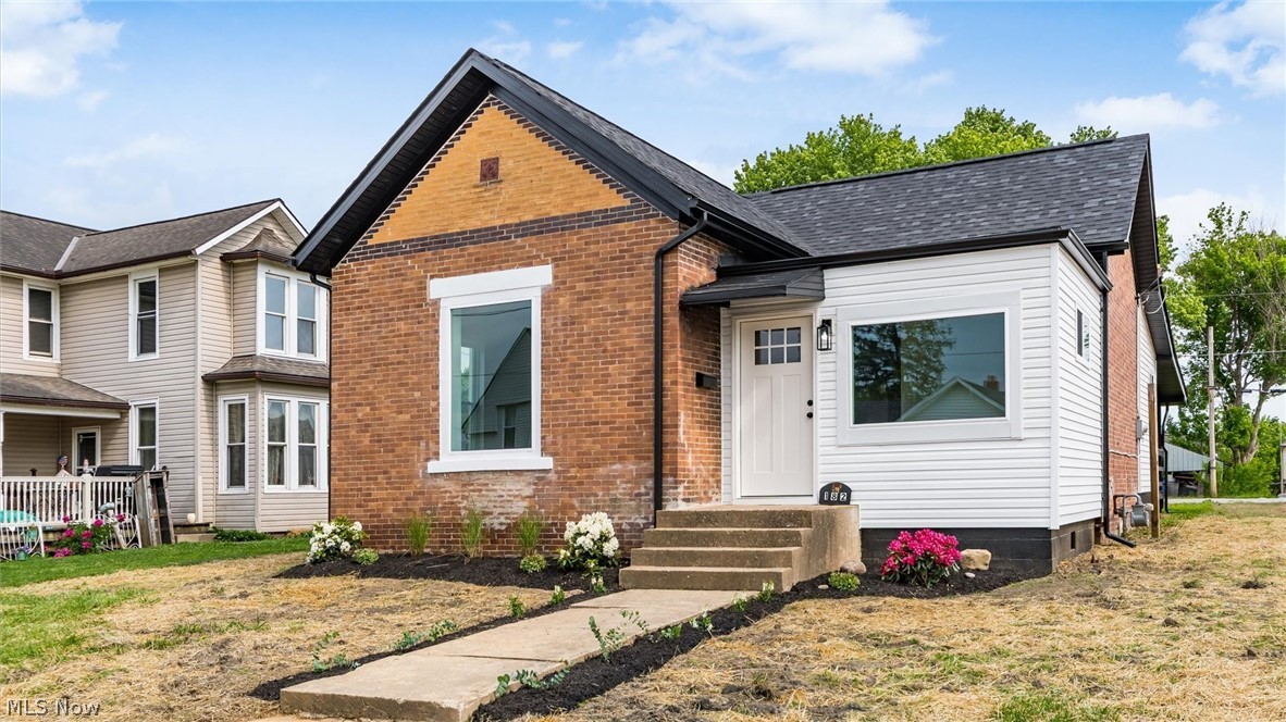 182 High Street Roseville OH 43777