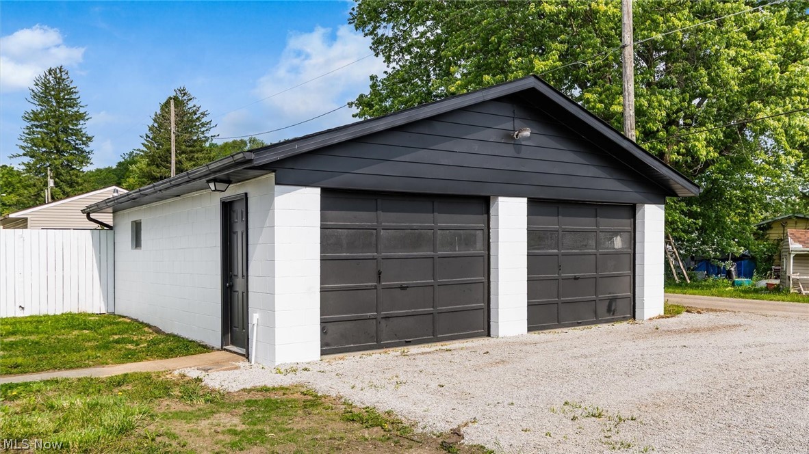 182 High Street Roseville OH 43777