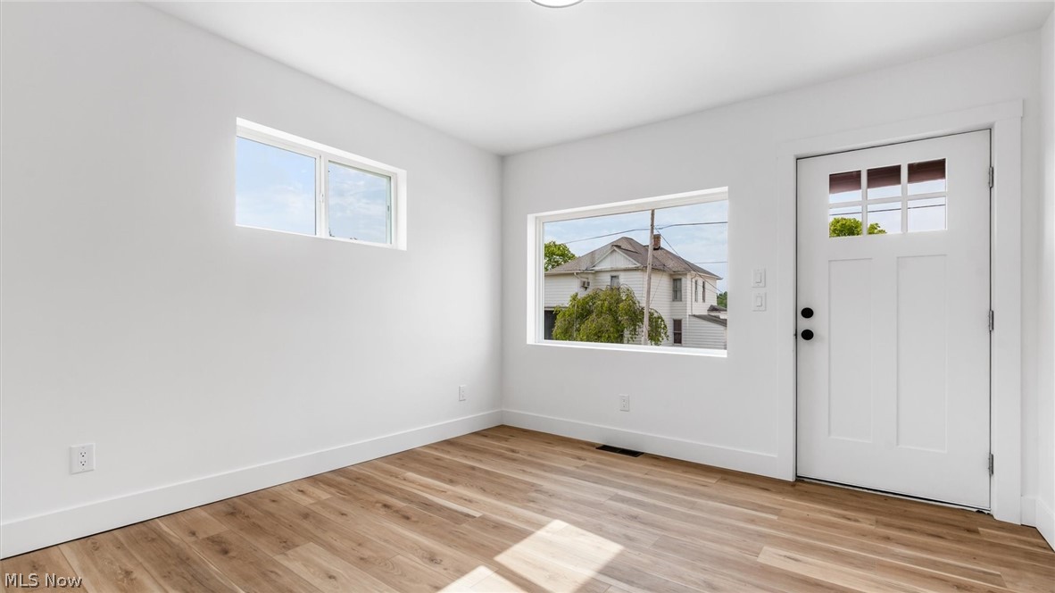 182 High Street Roseville OH 43777