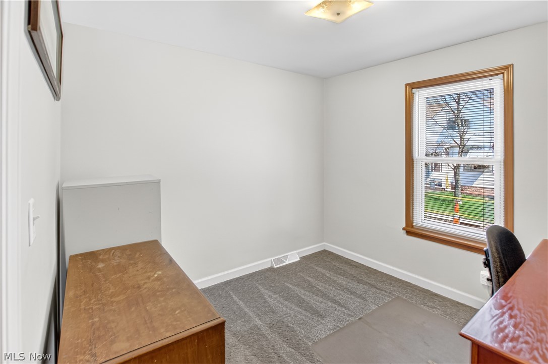 10004 Manoa Avenue Brooklyn OH 44144