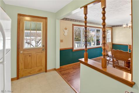 10004 Manoa Avenue Brooklyn OH 44144