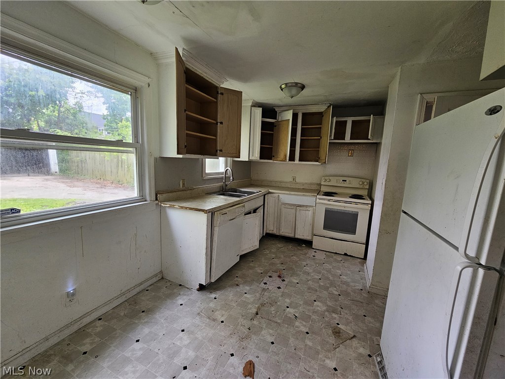 931 Yellowstone Road Cleveland OH 44121