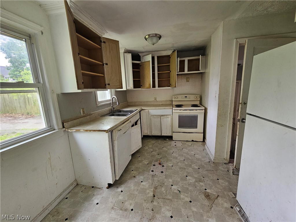 931 Yellowstone Road Cleveland OH 44121