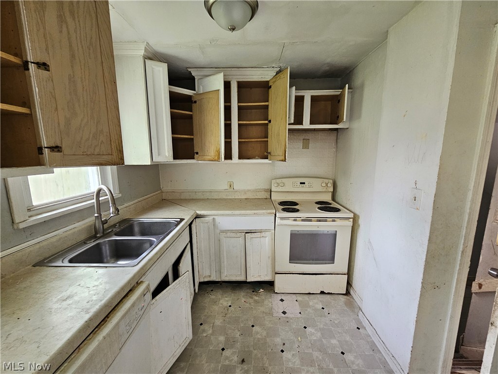 931 Yellowstone Road Cleveland OH 44121