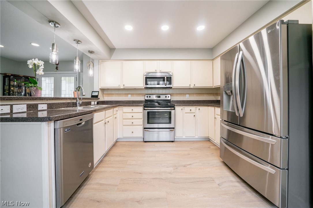 19374 Lauren Way Strongsville OH 44149