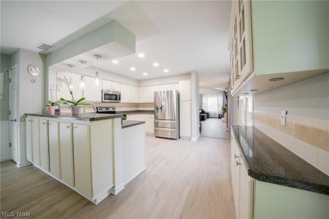 19374 Lauren Way Strongsville OH 44149
