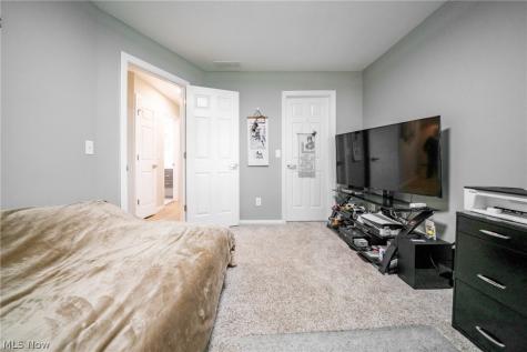 19374 Lauren Way Strongsville OH 44149