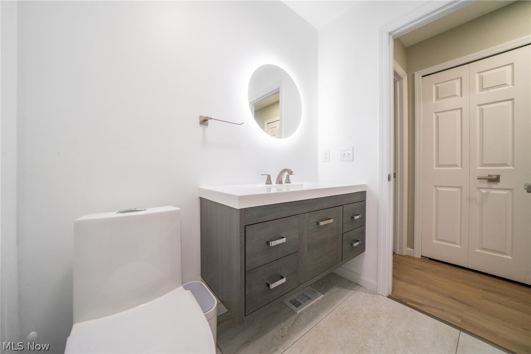 19374 Lauren Way Strongsville OH 44149