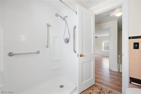 4046 Harwood Road South Euclid OH 44121