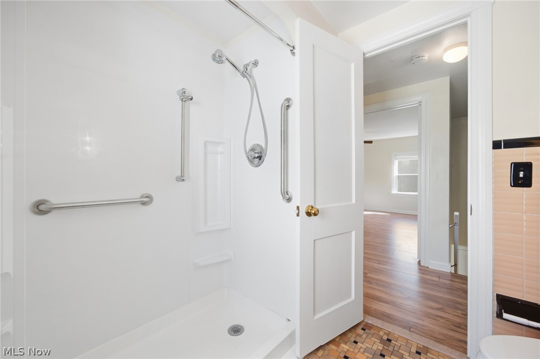 4046 Harwood Road South Euclid OH 44121