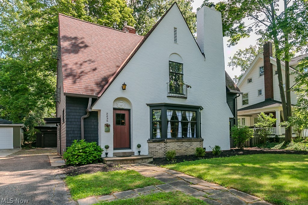 2235 Delaware Drive Cleveland Heights OH 44106