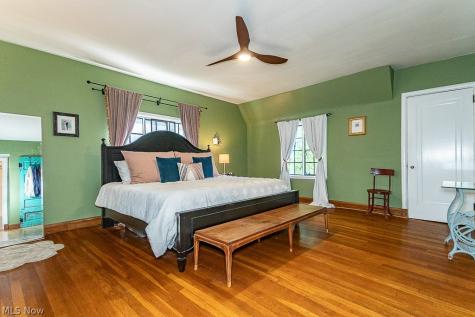 2235 Delaware Drive Cleveland Heights OH 44106