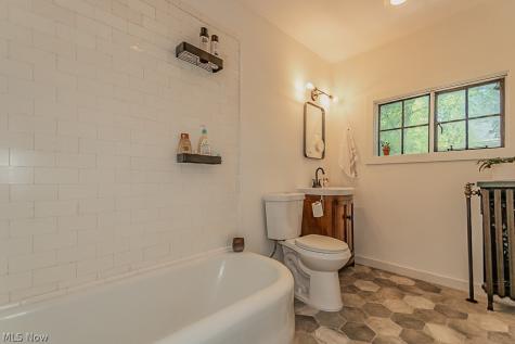 2235 Delaware Drive Cleveland Heights OH 44106