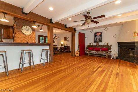 2235 Delaware Drive Cleveland Heights OH 44106