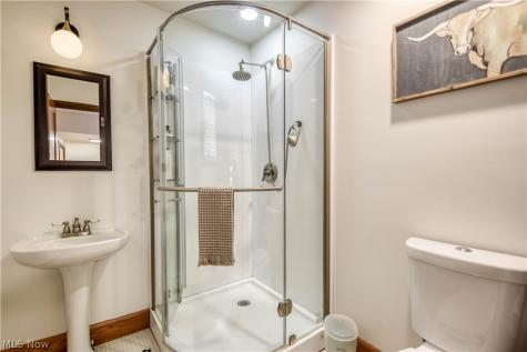 2235 Delaware Drive Cleveland Heights OH 44106