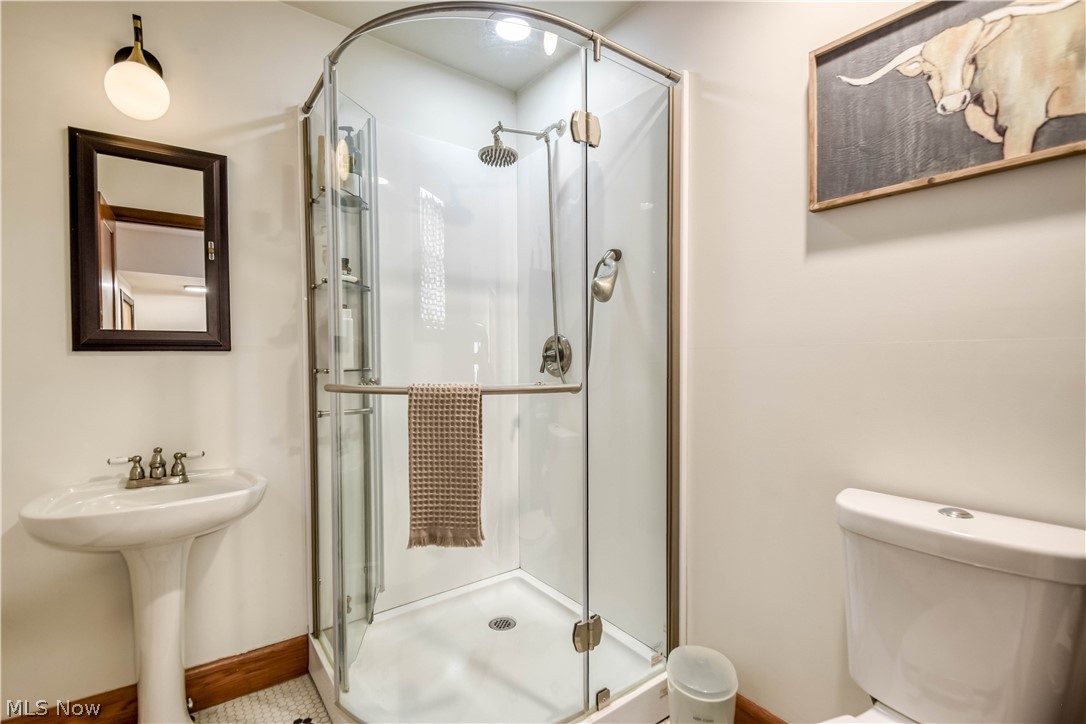 2235 Delaware Drive Cleveland Heights OH 44106