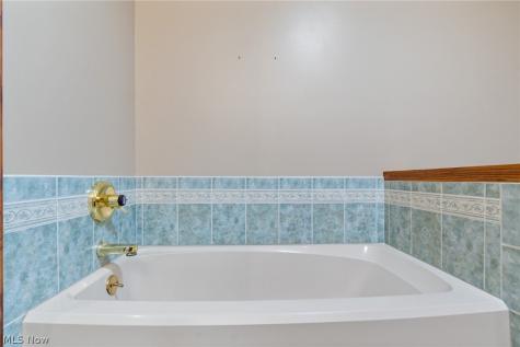 2644 Canaan Drive Uniontown OH 44685