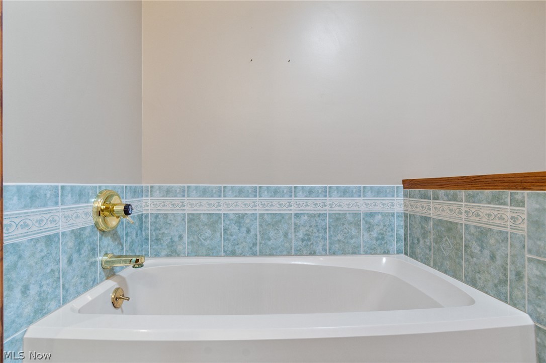 2644 Canaan Drive Uniontown OH 44685