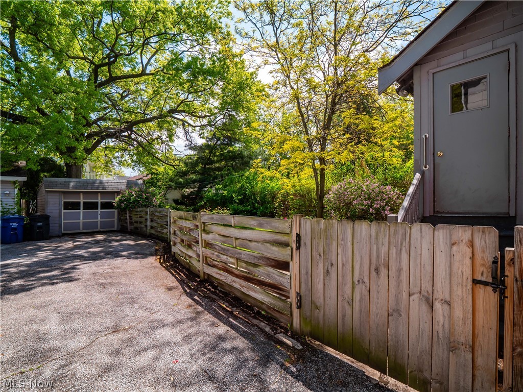 1331 Cranford Avenue Lakewood OH 44107