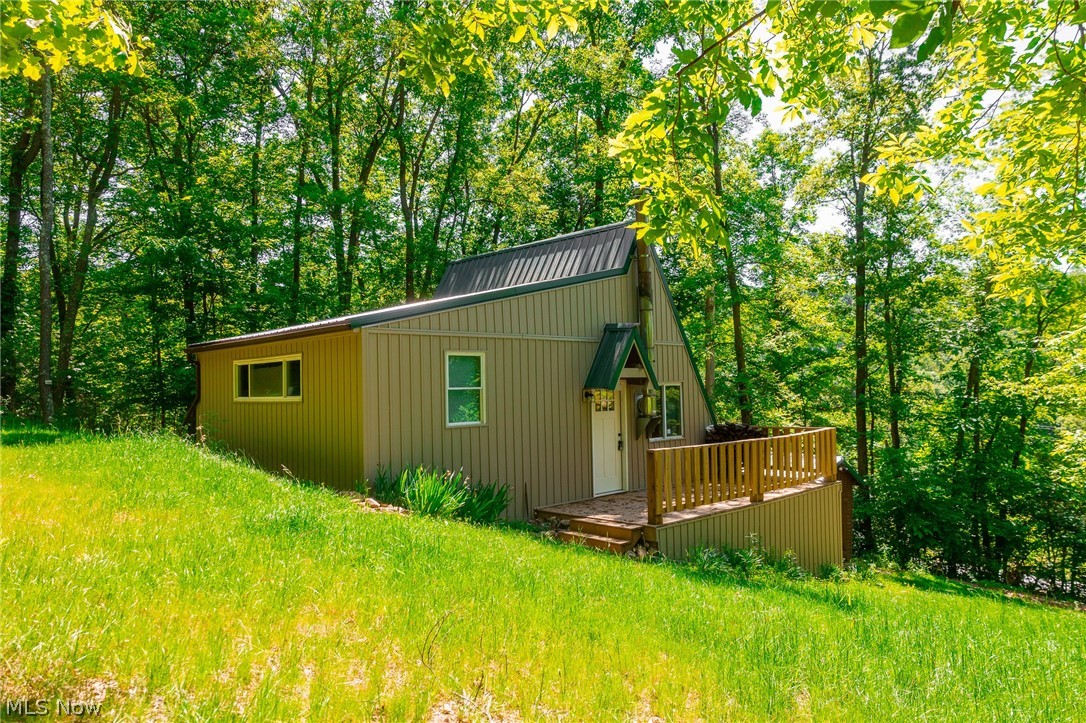 6257 Caddy Road SW Bowerston OH 44695