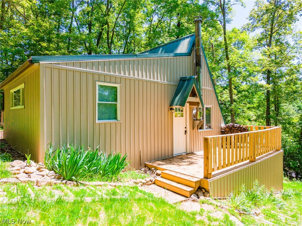 6257 Caddy Road SW Bowerston OH 44695