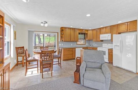 63 W Mohawk Drive Malvern OH 44644