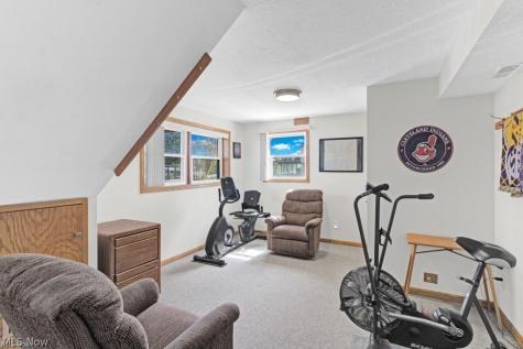 63 W Mohawk Drive Malvern OH 44644