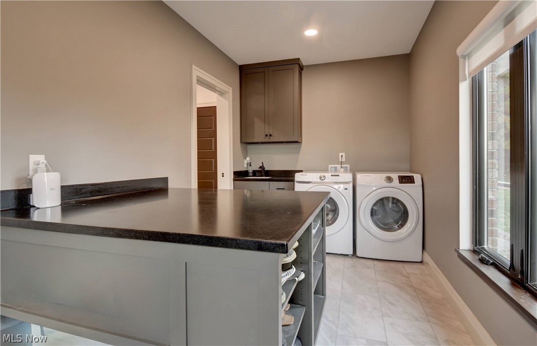 586 Hilan Avenue SW New Philadelphia OH 44663