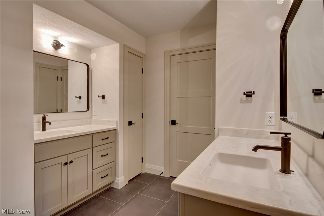 586 Hilan Avenue SW New Philadelphia OH 44663