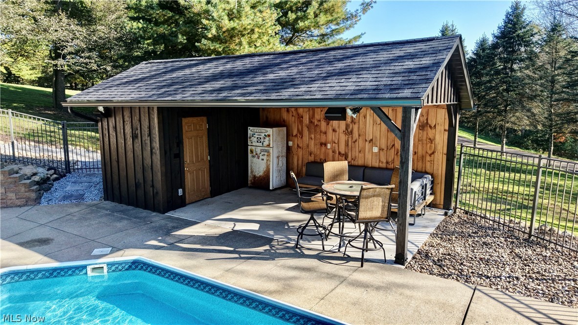 586 Hilan Avenue SW New Philadelphia OH 44663