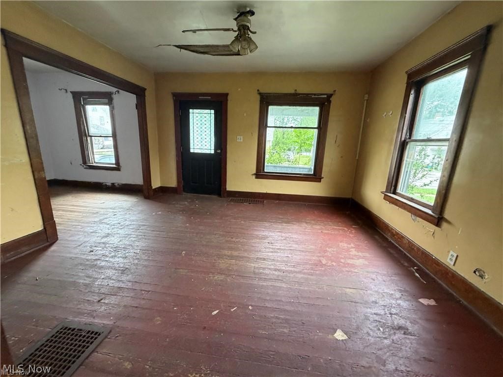 235 Iddings Avenue SE Warren OH 44483
