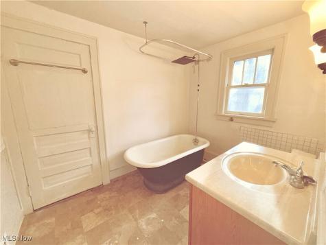 325 Grace Avenue Akron OH 44320