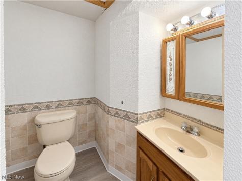 1541 E 254th Street Euclid OH 44117