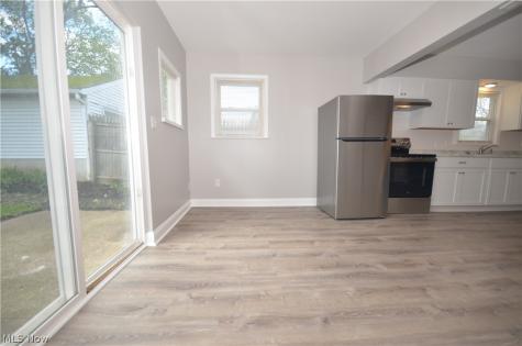 390 Morrison Avenue Cuyahoga Falls OH 44221