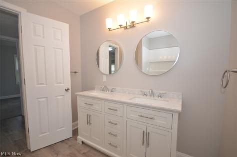 390 Morrison Avenue Cuyahoga Falls OH 44221