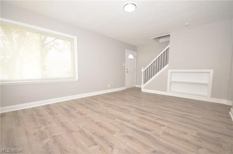 390 Morrison Avenue Cuyahoga Falls OH 44221