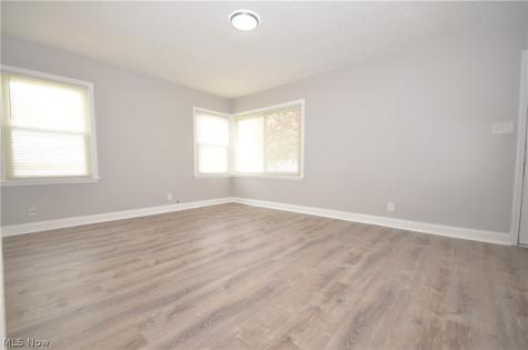 390 Morrison Avenue Cuyahoga Falls OH 44221