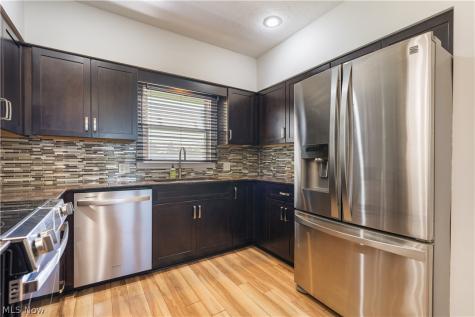 2206 56th Street NE Canton OH 44721