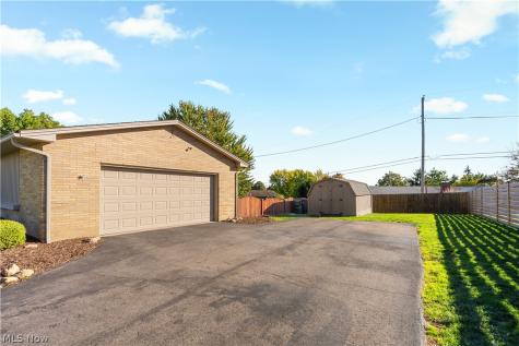 2206 56th Street NE Canton OH 44721