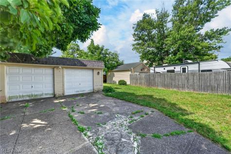 7101 Brownfield Drive Parma OH 44129