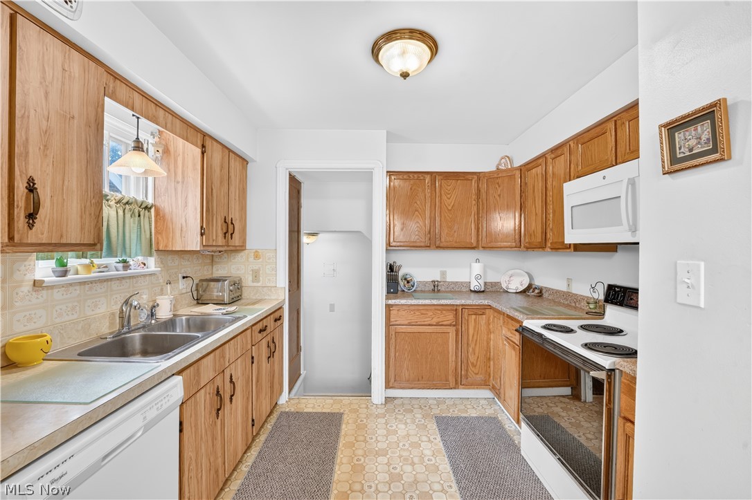 7101 Brownfield Drive Parma OH 44129