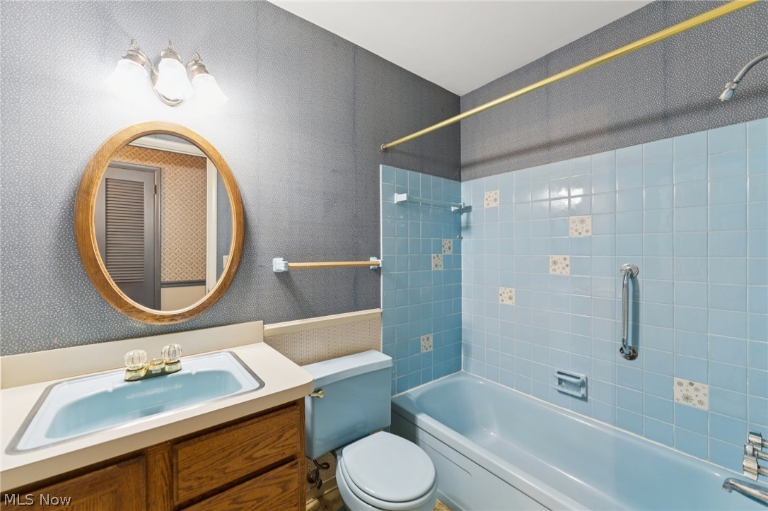 5643 Park Ridge Drive North Olmsted OH 44070