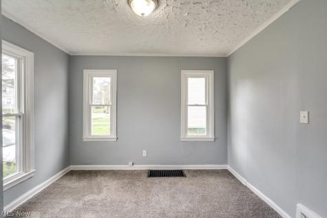 1090 Greenwood Avenue Akron OH 44320