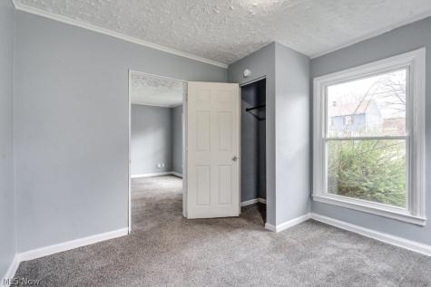 1090 Greenwood Avenue Akron OH 44320