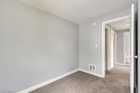 1090 Greenwood Avenue Akron OH 44320