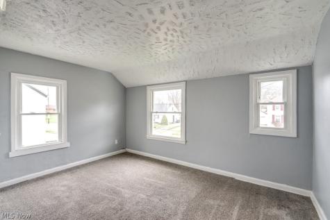 1090 Greenwood Avenue Akron OH 44320