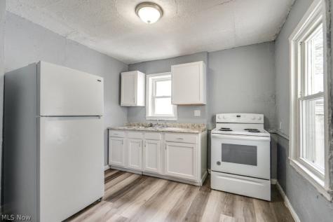 1090 Greenwood Avenue Akron OH 44320