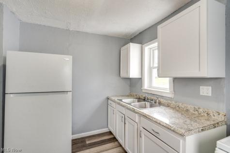 1090 Greenwood Avenue Akron OH 44320