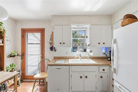 4104 Linnell Road South Euclid OH 44121